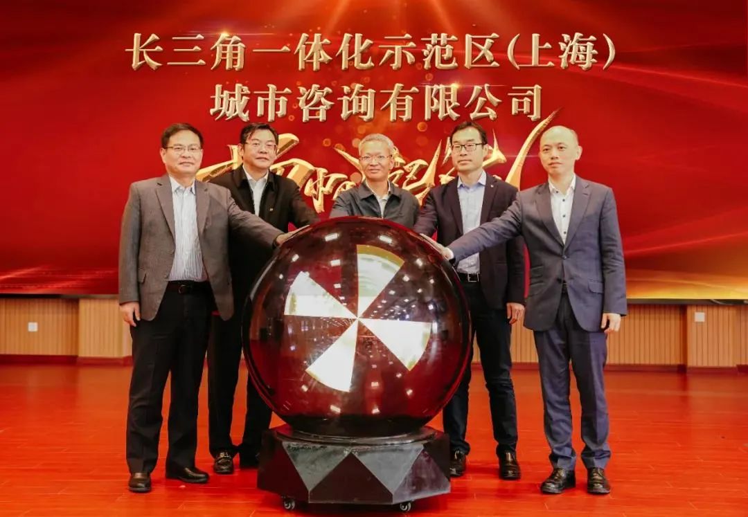 黄巍大使出席中几友好医院心脑血管一体化诊疗中心揭牌仪式