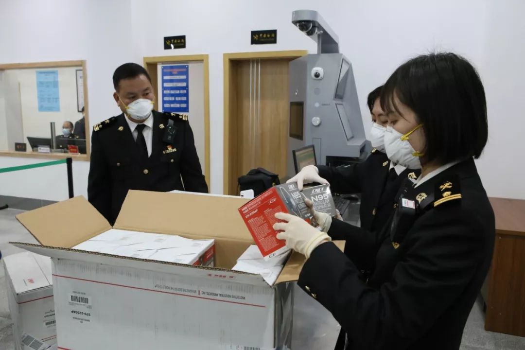 尼南部边境警察助力海关达到年度收入目标