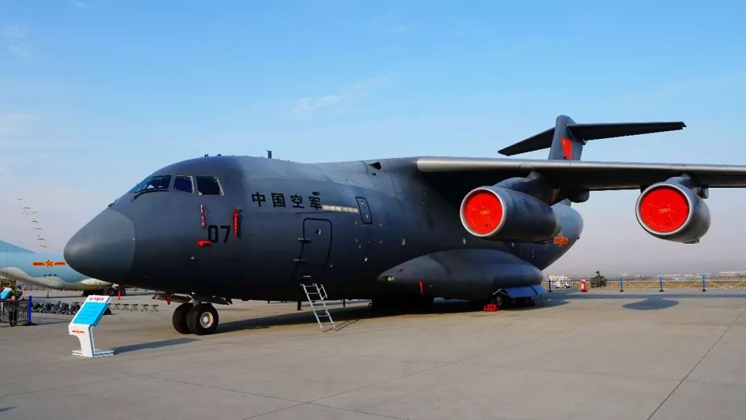 我国首次利用航空冰雷达开展冰川储量调查