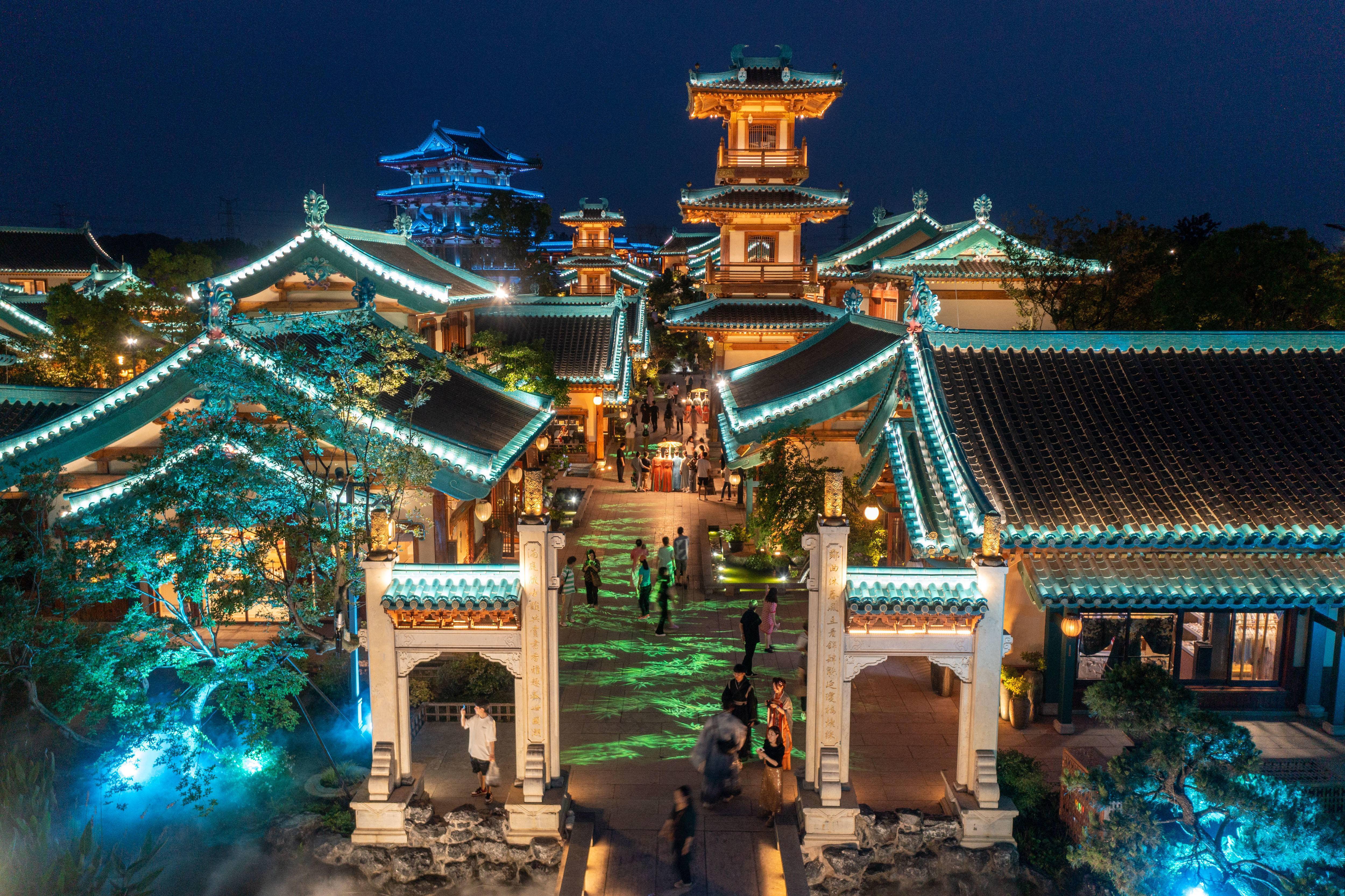 城市地标+二次元情感基建，尽显新型文化消费魅力