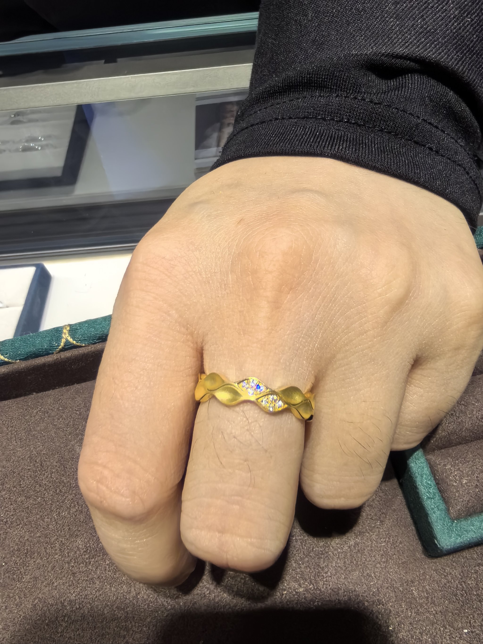 周大生获得外观设计专利授权：“戒指（G0AY0024）”