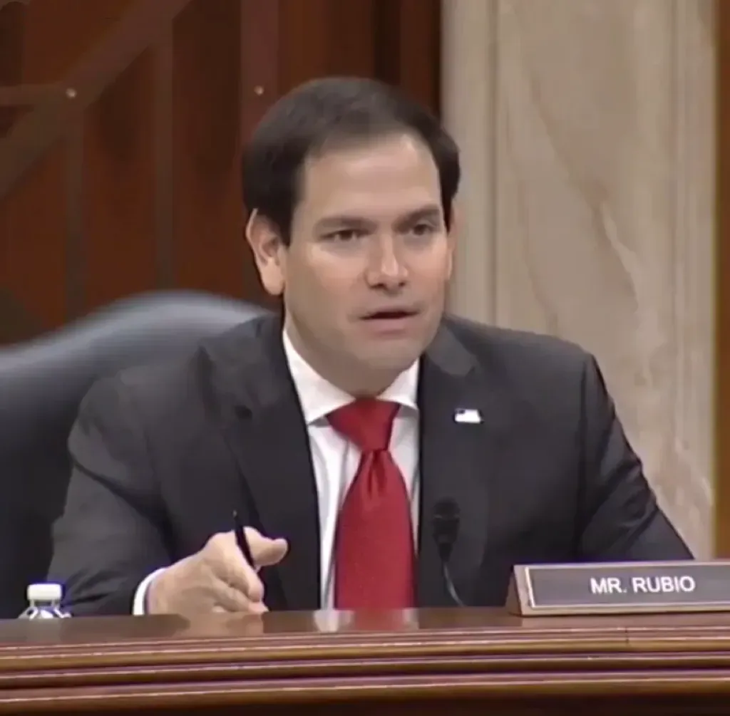 《联合早报》：新加坡经济疲软料拖慢工资增速