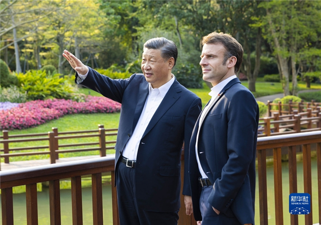 习近平同玻利维亚总统阿尔塞就中玻建交40周年互致贺电