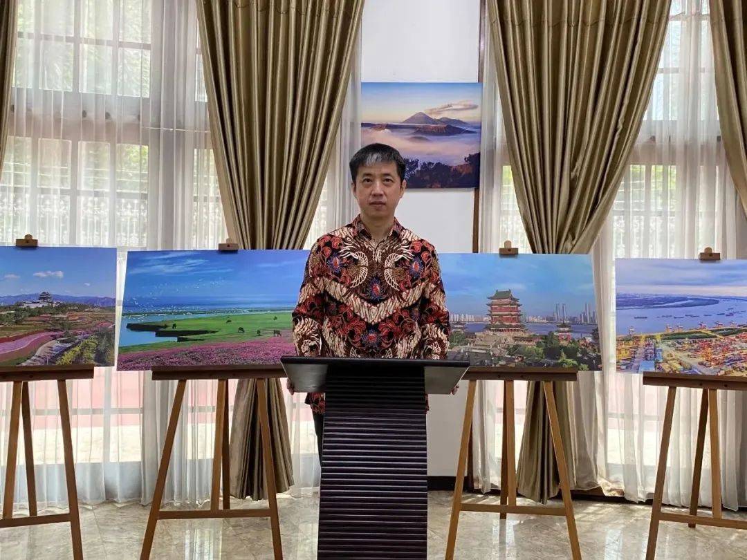 于维华参赞赴马里TOGUNA集团交流调研