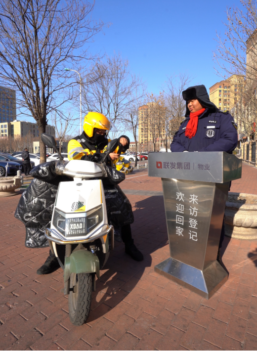 “安全骑行”也能多赚钱，骑手积极响应美团“不闯红灯”活动