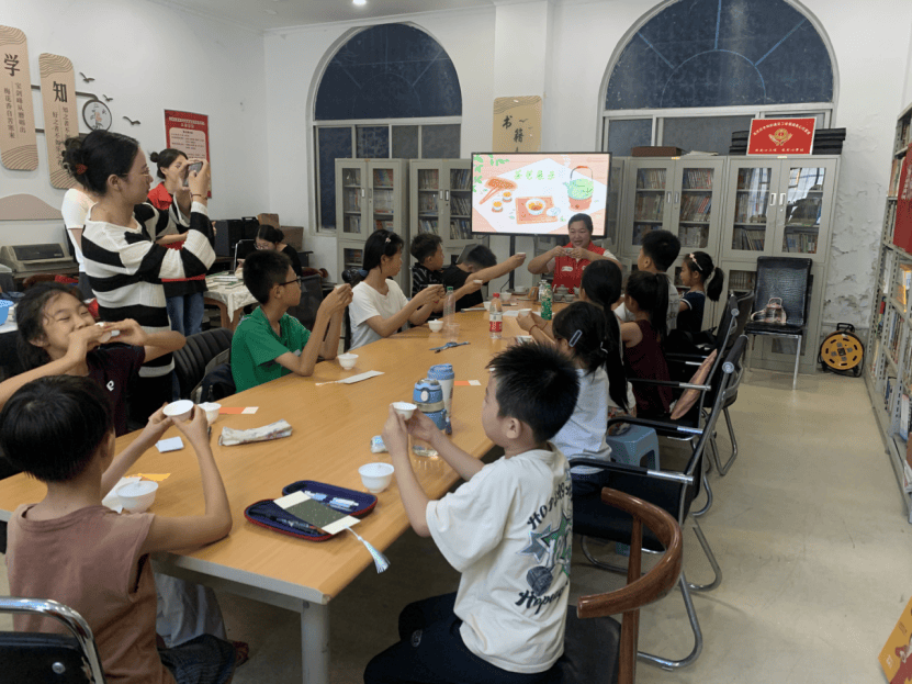 多方携手共筑“避风港“ 昆明网约车司机子女爱心托管班开班