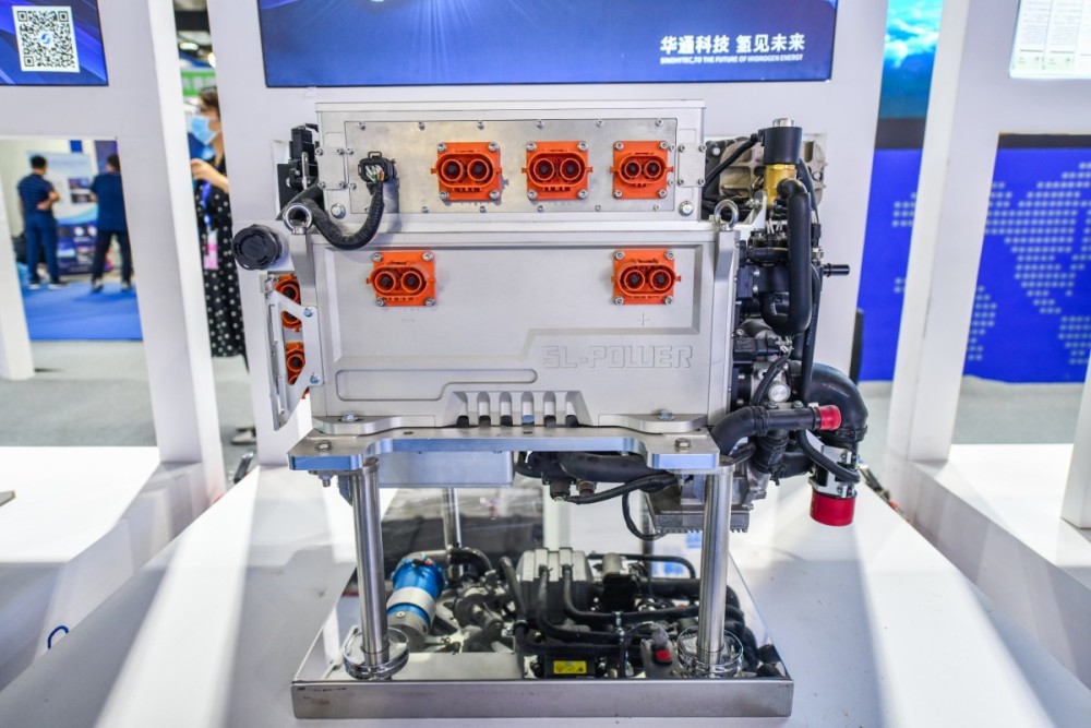 亿华通获得发明专利授权：“一种用于水下航行器的燃料电池发动机系统”