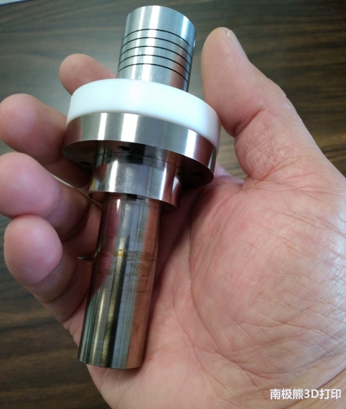 微型3D打印机助力医生精准修复声带