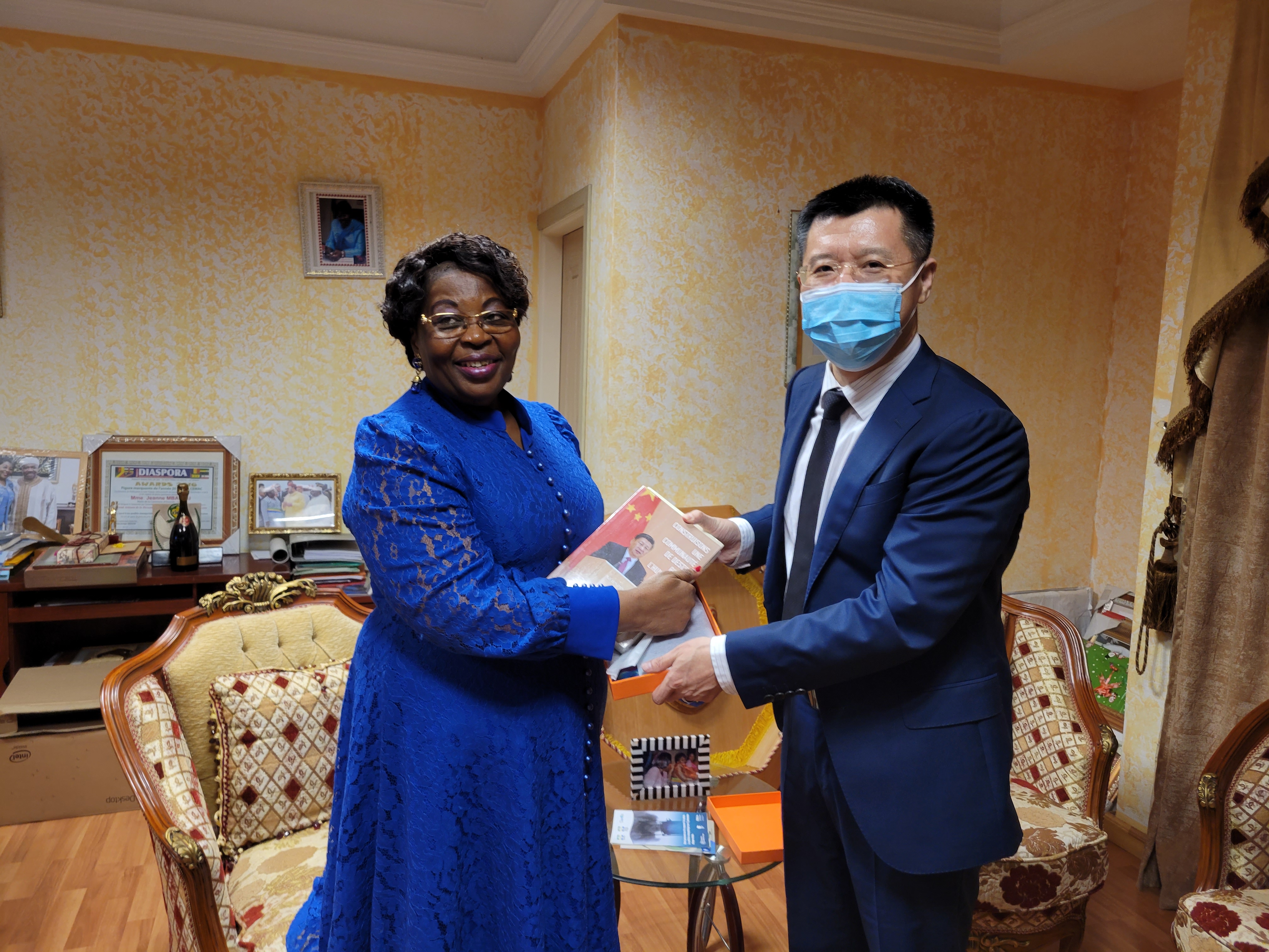 驻阿尔及利亚使馆临时代办赵平盛出席海尔与Cevital集团战略合作签约仪式