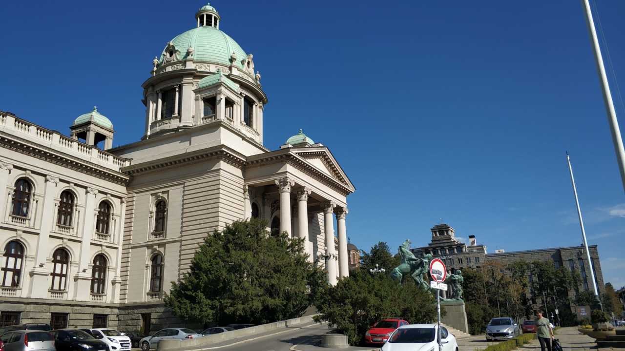 波黑联邦与HIFA油业公司签署890万马克合同以加强能源储备