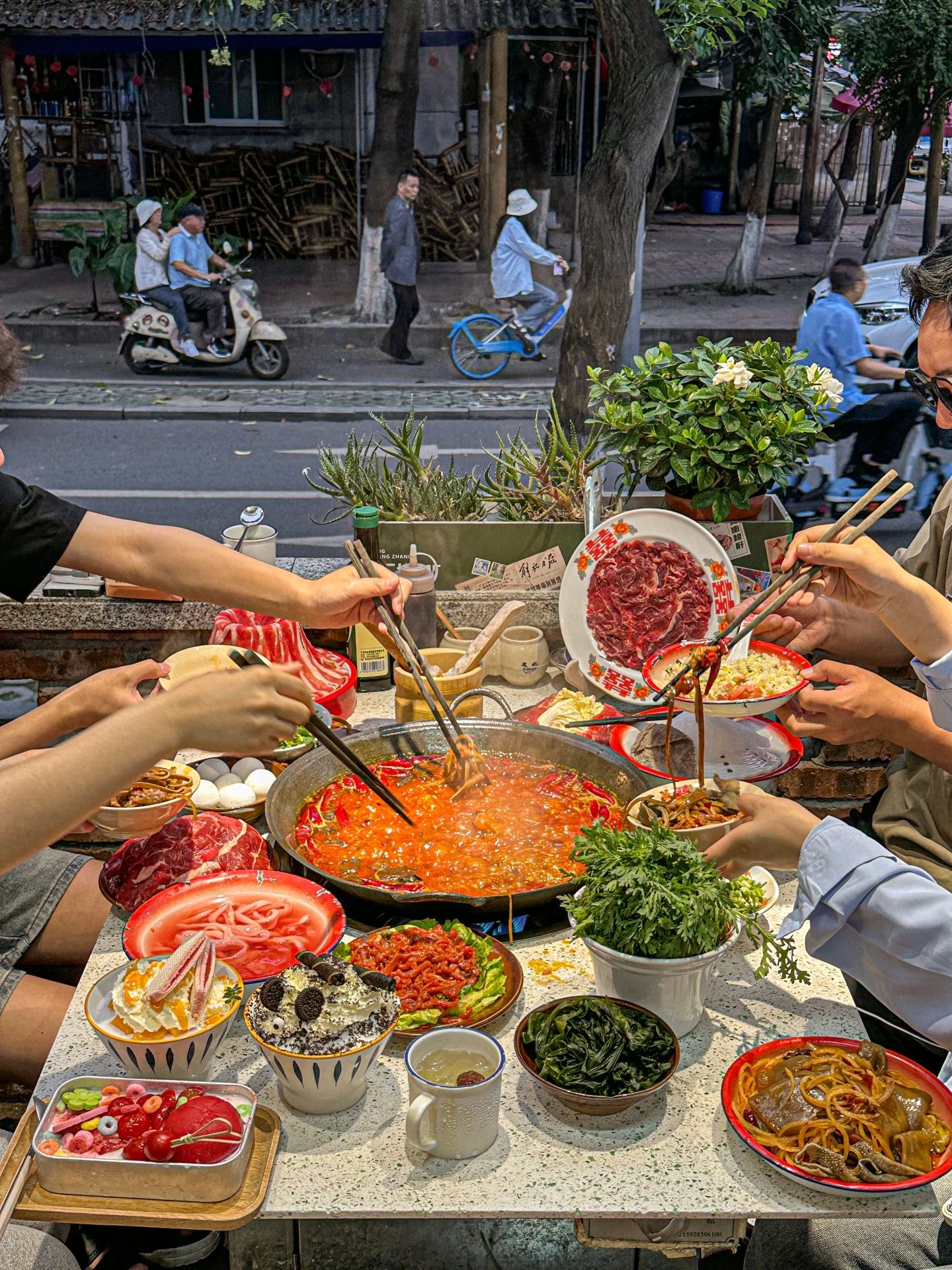 “烟火成都计划”正式启动，政企联动助力实体消费新范式