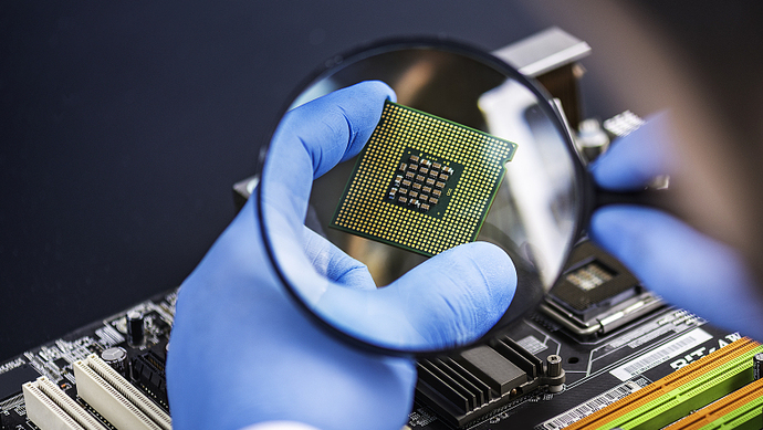 破解“不敢用、不会用”难题 国产汽车芯片认证审查技术体系升级