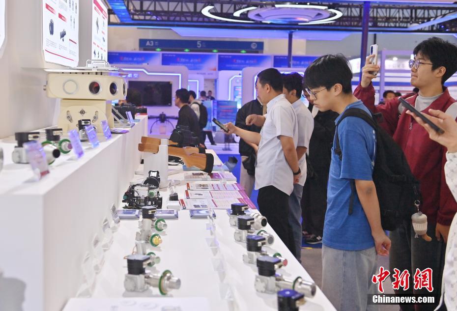 驻釜山总领馆郭春水参赞应邀出席2025釜山国际水产博览会开幕式