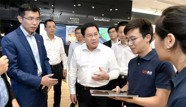 腾讯李强：携手1000家伙伴服务3万家江苏客户，持续加大当地投入力度