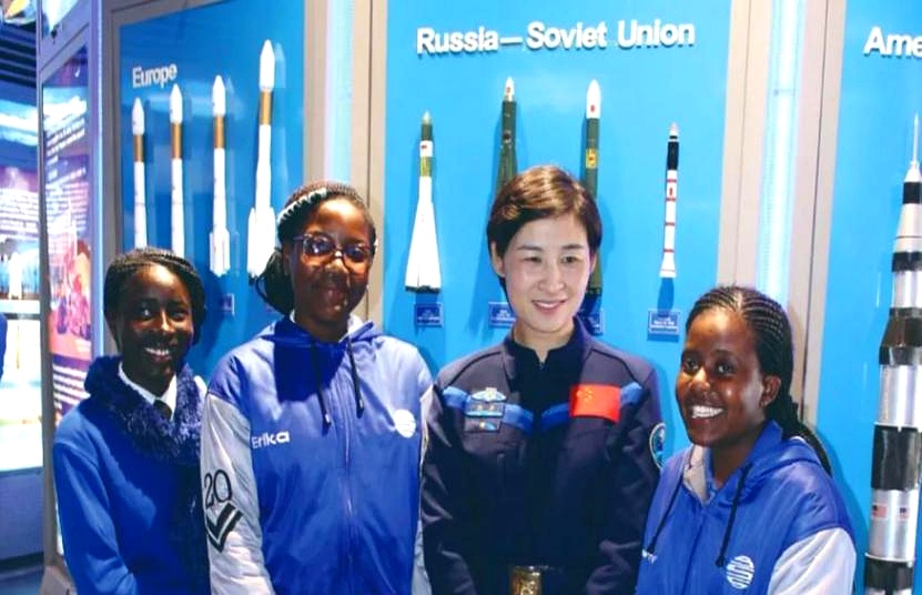 驻几内亚比绍大使杨仁火出席几比中资企业联合会揭牌仪式