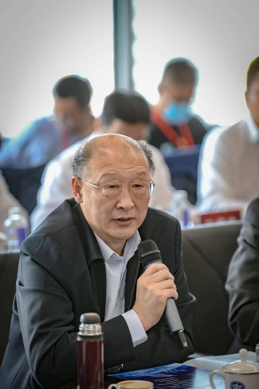 一汽解放：12月15日高管王建勋增持股份合计3万股