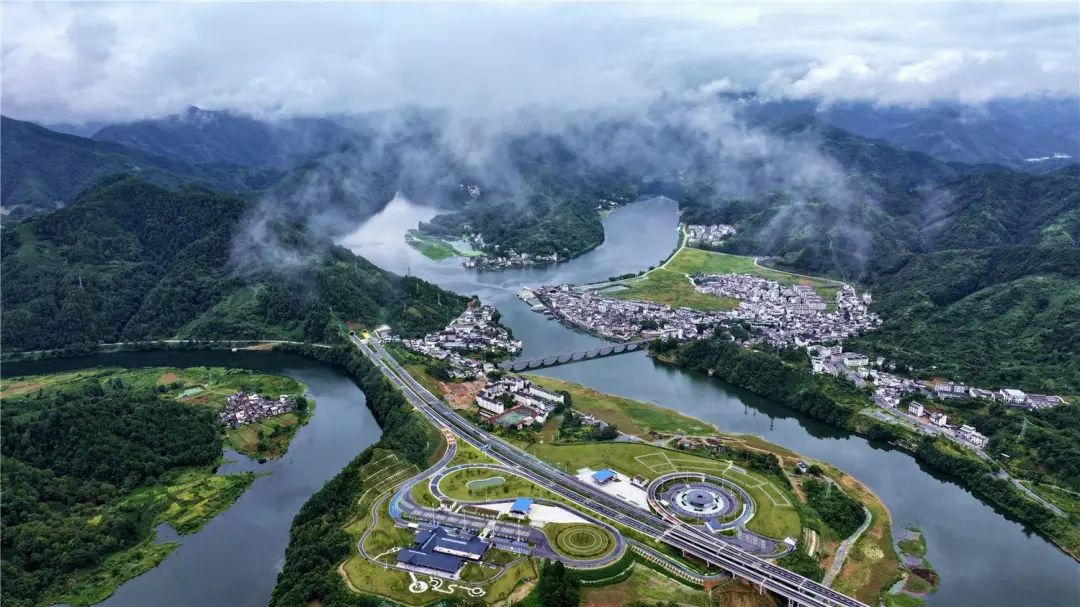 新赣江：12月15日高管刘晓鹏减持股份合计10000股