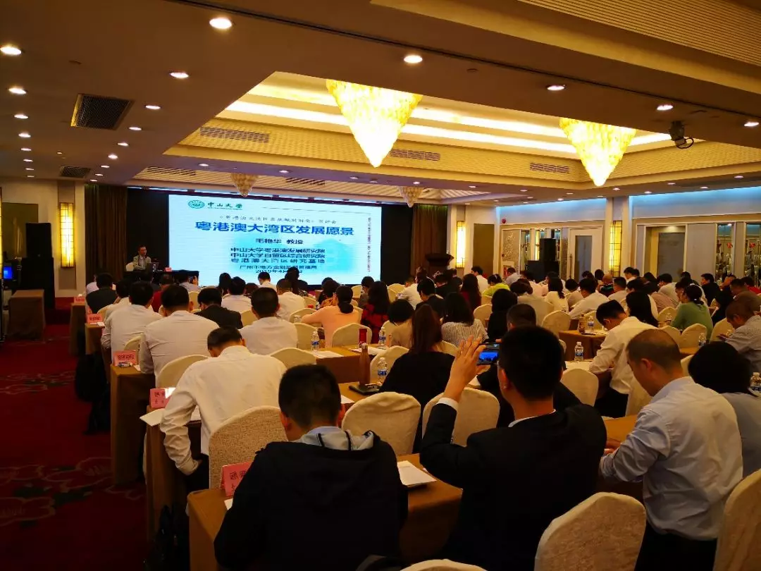 国家发展改革委：新型政策性金融工具规模共5000亿元；多地金融监管局局长调整 | 金融早参