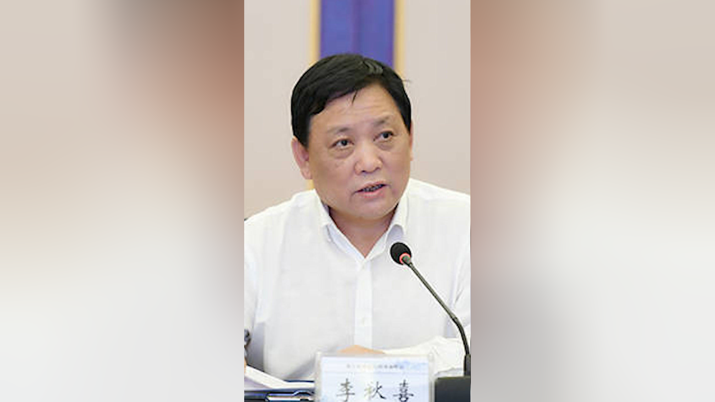 万朗磁塑续聘张小梅为董秘：2024年薪酬42.8万 上一任期公司市值增加9.79亿