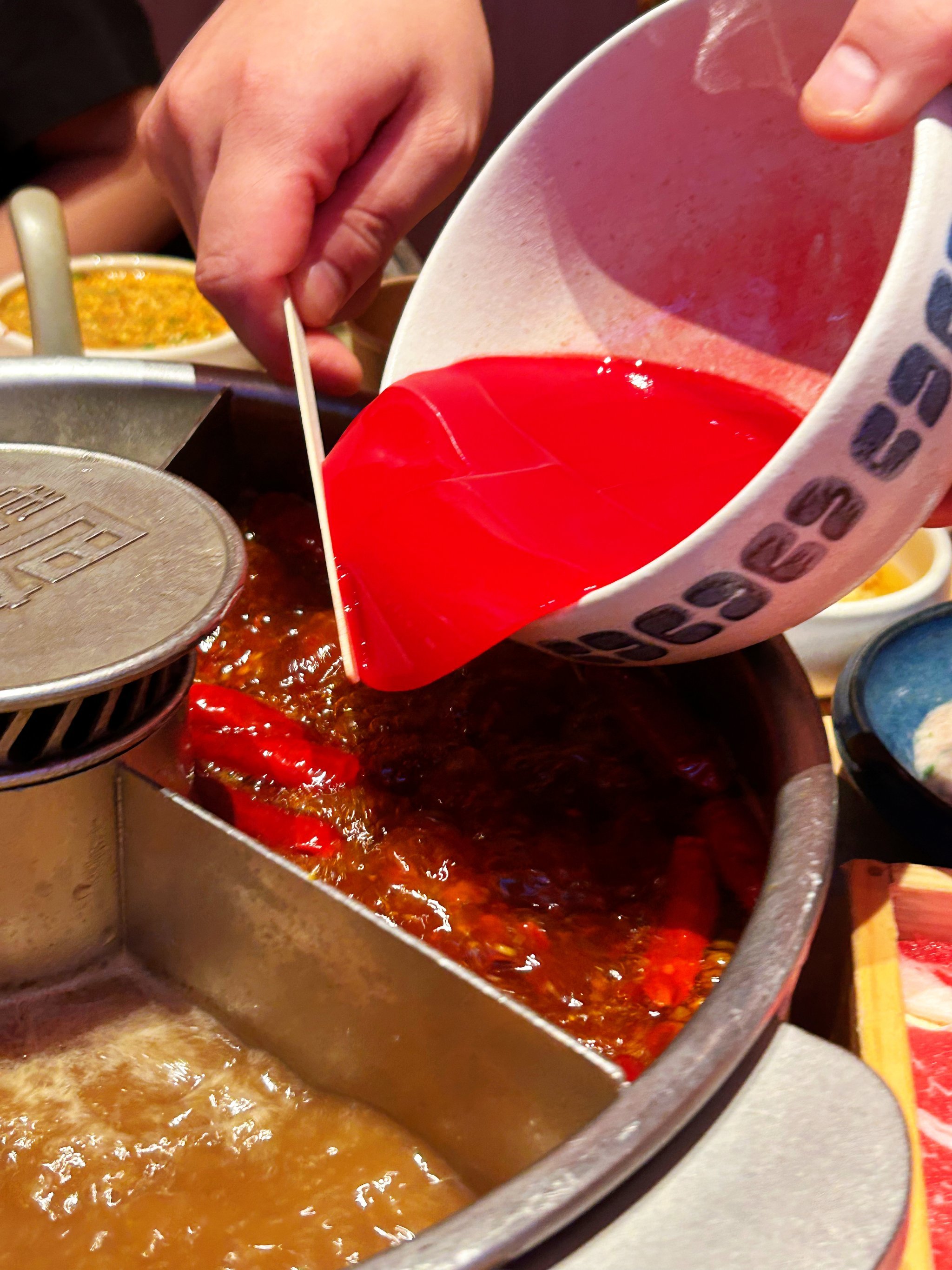 星瞰IPO | “月薪5000不配吃”的巴奴火锅，二度冲刺上市