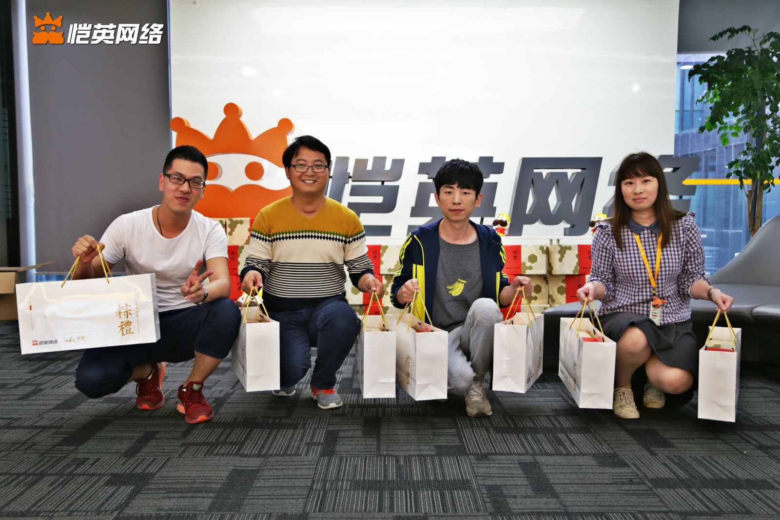 恺英网络：两款新游预计明年上半年上线