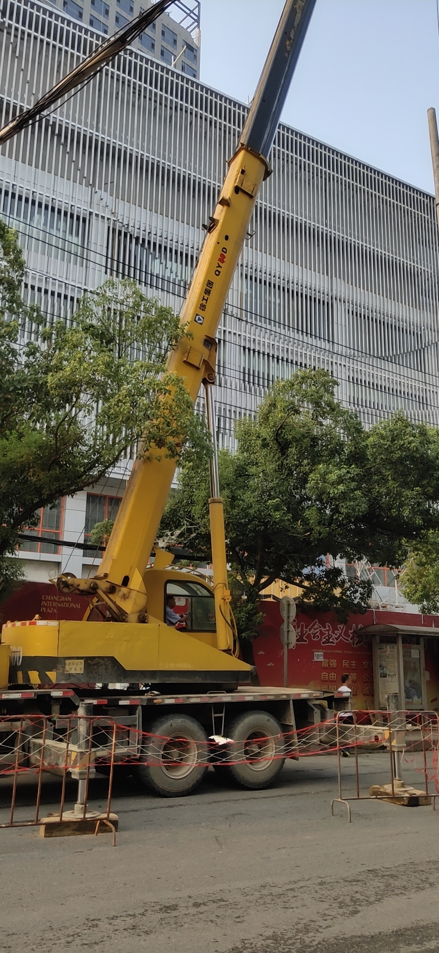 九洲集团：为机场建设提供供电及环境控制系统