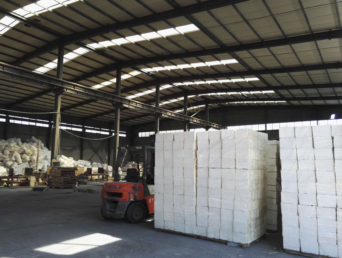 金石亚药：公司真空镀膜设备暂未涉及太空光伏设备制造领域