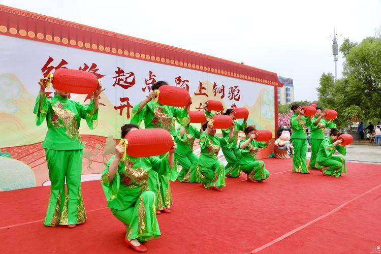 通讯丨机器人、民族舞与锣鼓声——巴黎香街进入“春节时间”