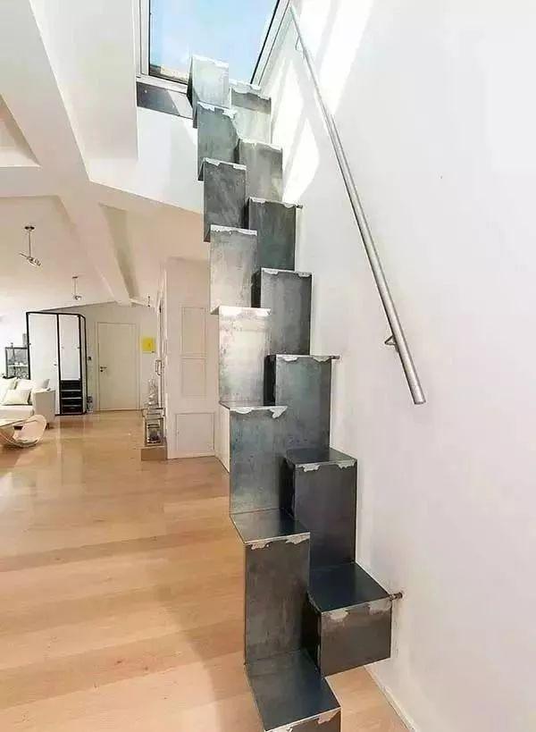 金 螳 螂获得实用新型专利授权：“立体悬空楼梯用装配安装组件及安装系统”