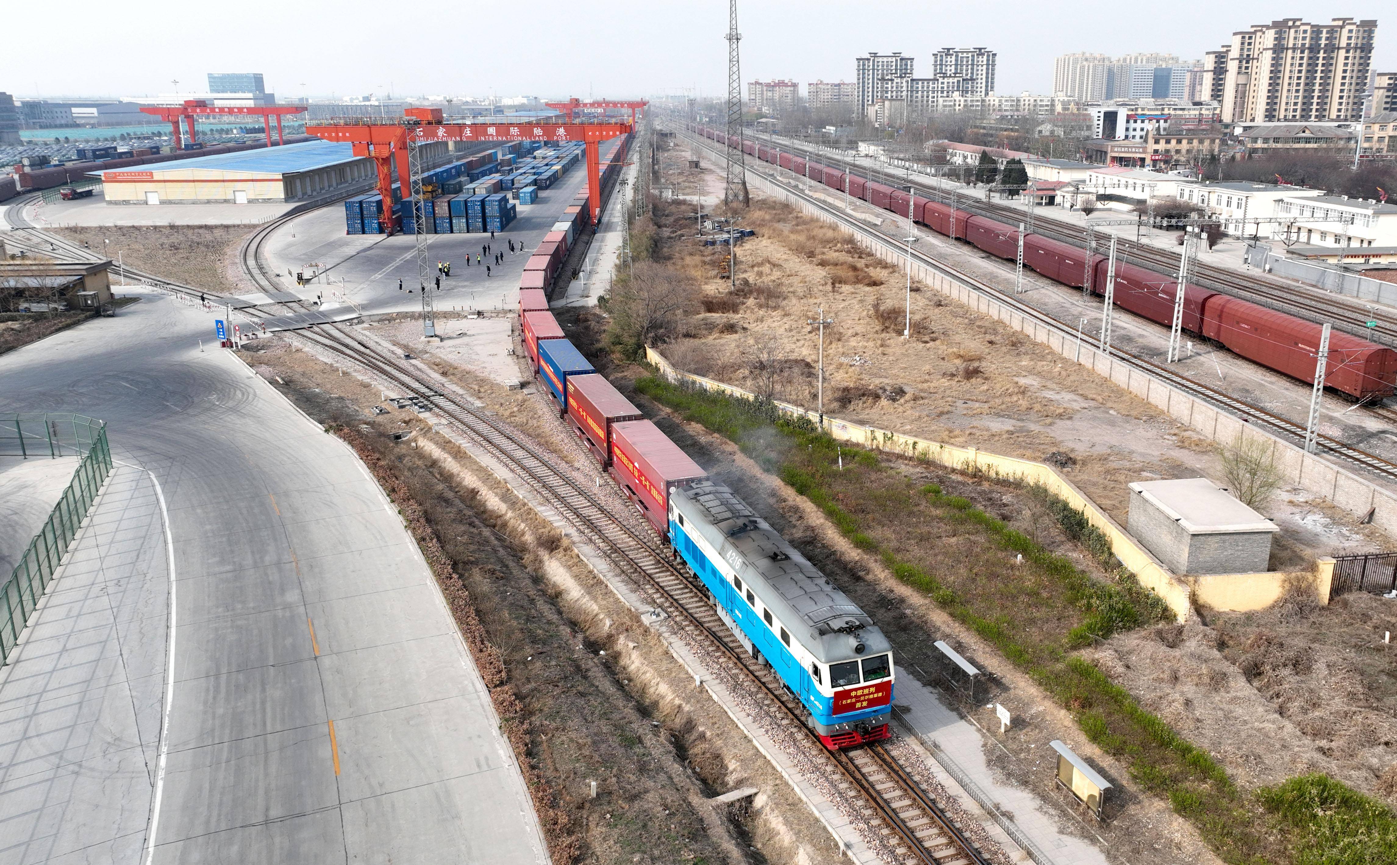 天津首开至巴库的跨里海班列