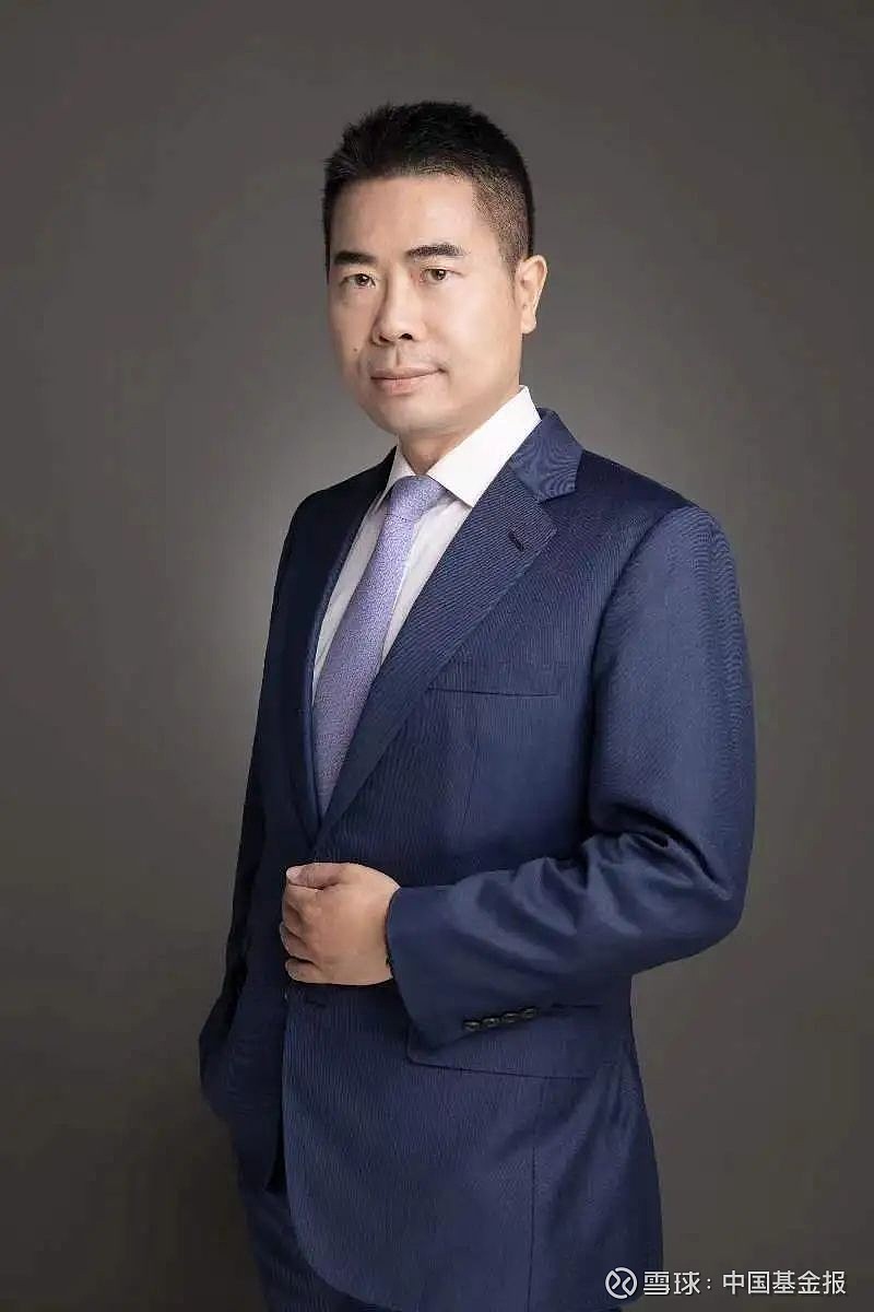 方正富邦基金李朝昱带你看全球首个人形机器人格斗赛：左右勾拳、侧踢、膝踢... 透露了哪些信号？