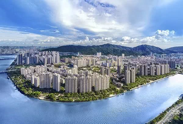 珠海华发集团有限公司：联合资信维持公司“24珠华01”、“24华发集团MTN010”、“25华发集团MTN001”等评级在AAA